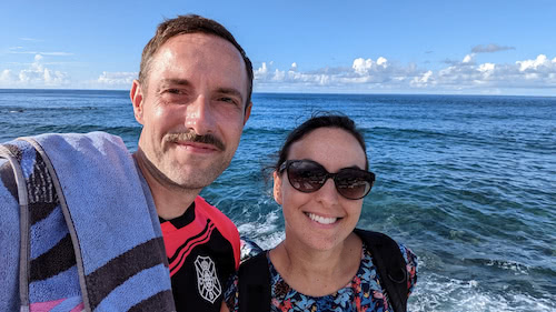 Jens and Beatriz in front of the Atlantic Ocean.